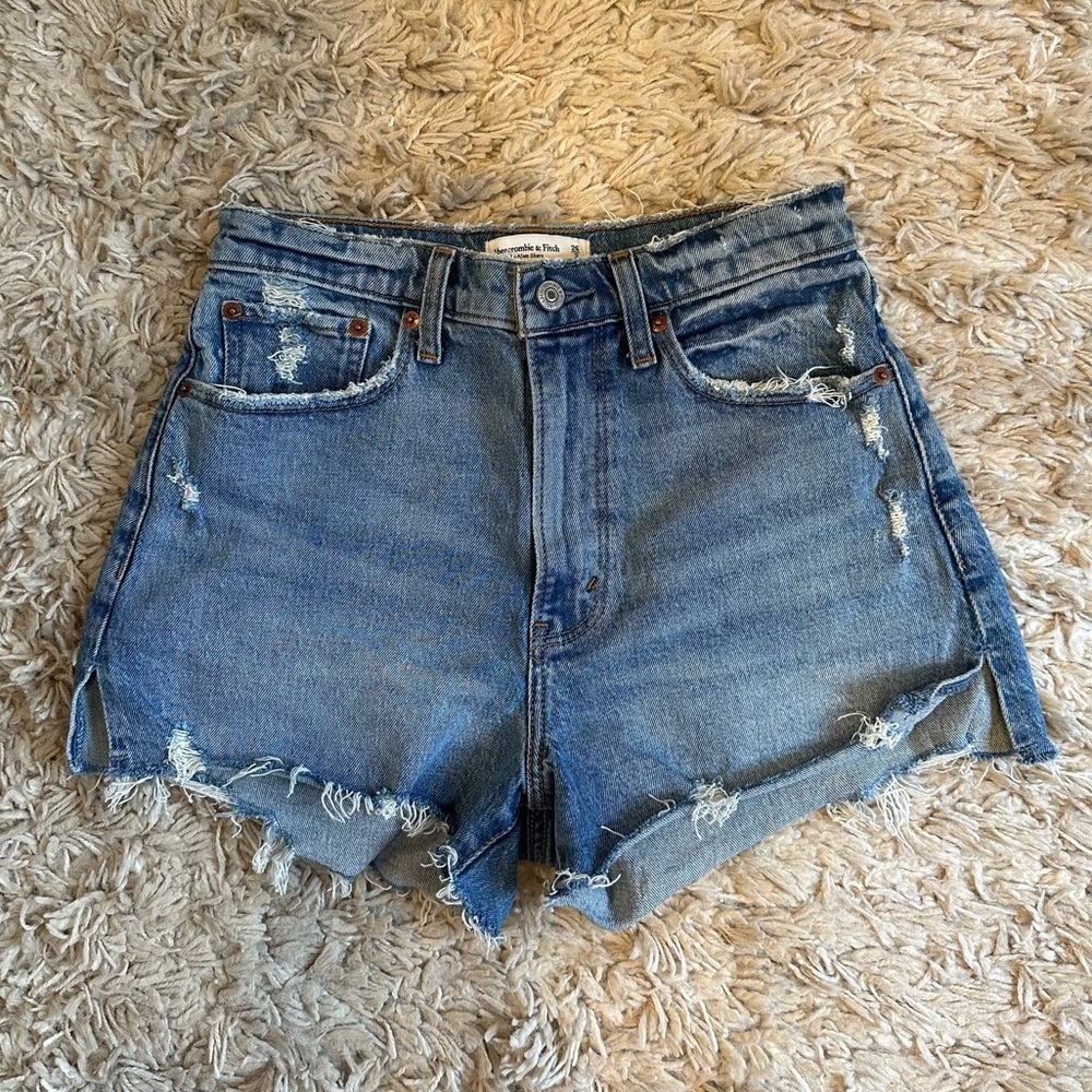 Abercrombie Curve Love High Rise Mom Short